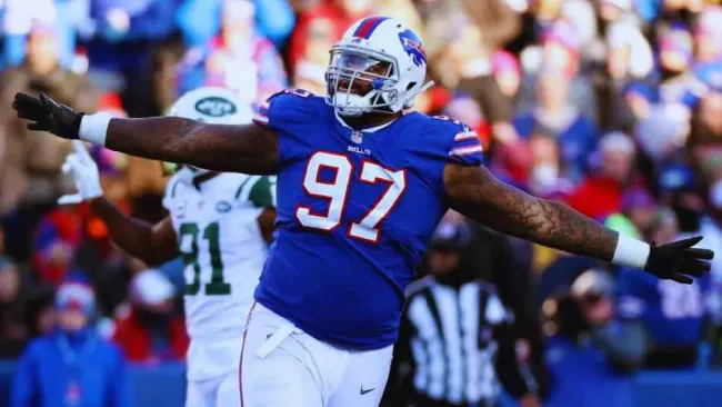 ¡Refuerzan su defensiva! Dallas llega a acuerdos con Jordan Phillips y Carl Lawson