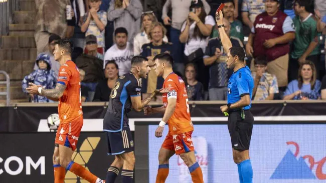 ¡Bendita Leagues Cup! Árbitro quita la expulsión para volver a expulsar al delantero de Philadelphia