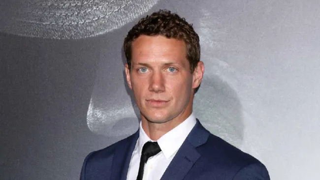 El hombre de 37 años iba saliendo de su trabajo en un bar del centro de Los Angeles.