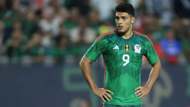 Raúl Jiménez no juega con el Tri desde hace casi un año