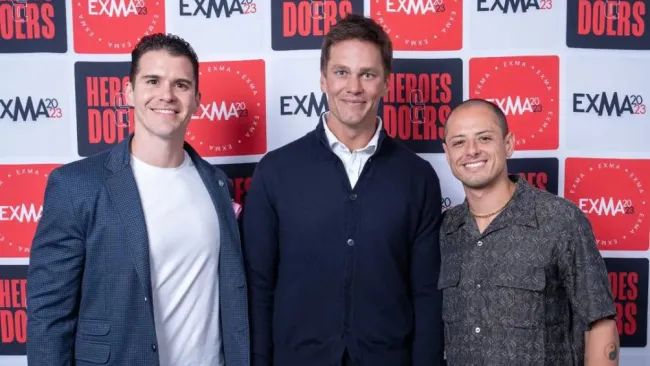 Cuestionan en ESPN a Sergio Dipp por amistad con Chicharito