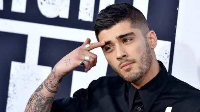 Zayn Malik se ha dejado crecer la barba y el cabello, ahora fans se soprenden por cambio de look