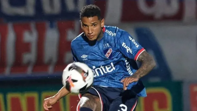 Juan Izquierdo y otros futbolistas que murieron tras desvanecerse en la cancha