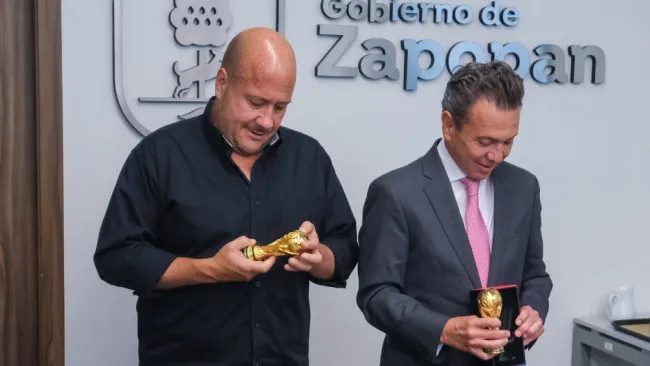 Enrique Alfaro sostuvo reunión con directivos de la FIFA