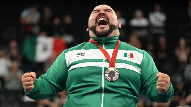París 2024: José de Jesús Castillo conquista el bronce en powerlifting 107kg 
