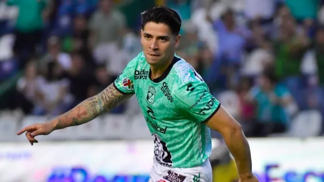 Víctor Dávila: Logros y números en su carrera antes de su posible llegada al América