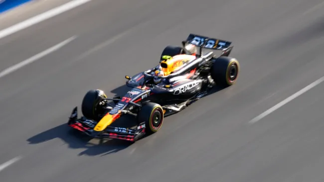 ‘Checo’ Pérez es 2do en FP2 del GP de Azerbaiyán; Verstappen culmina 6to