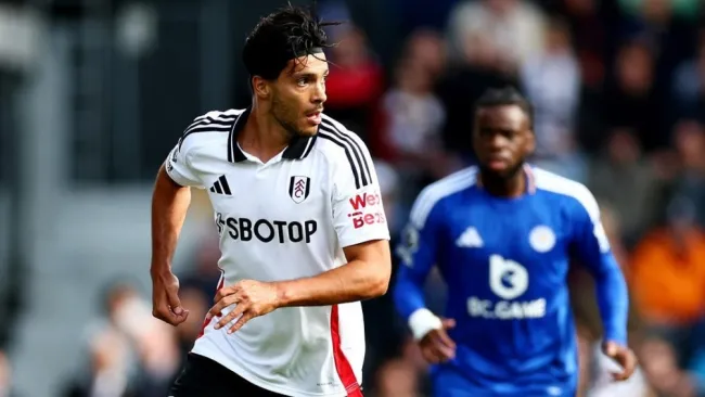 Omar Bravo propone a Raúl Jiménez para Chivas: “Si te pones la camiseta con responsabilidad, adelante”