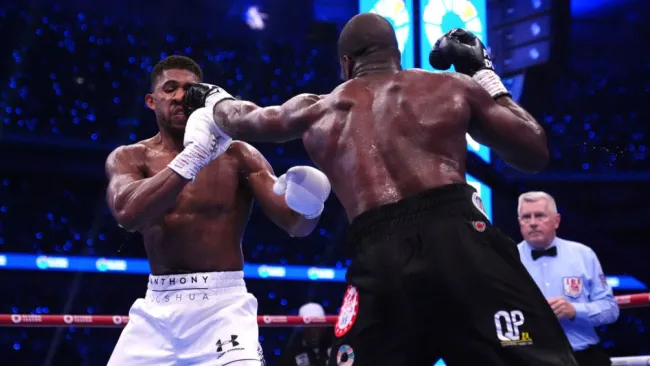 Dubois retiene título pesados de la FIB con paliza y nocaut a Anthony Joshua