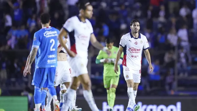 'Pollo' Briseño ante Cruz Azul 