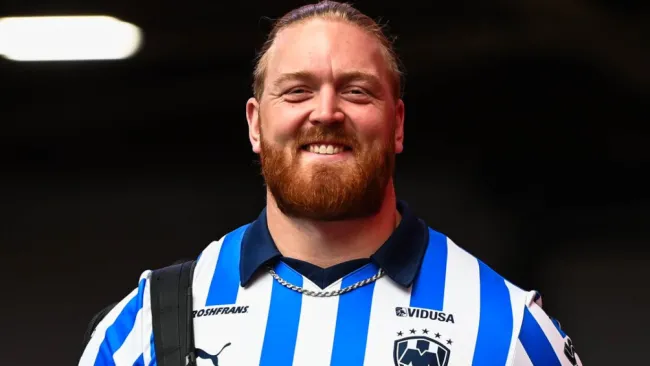 ¡Elegancia! Jugador de Arizona Cardinals luce jersey de Rayados de Monterrey 