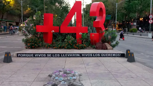 La 'Verdad Histórica' del gobierno de Peña Nieto se ha ido cayendo.