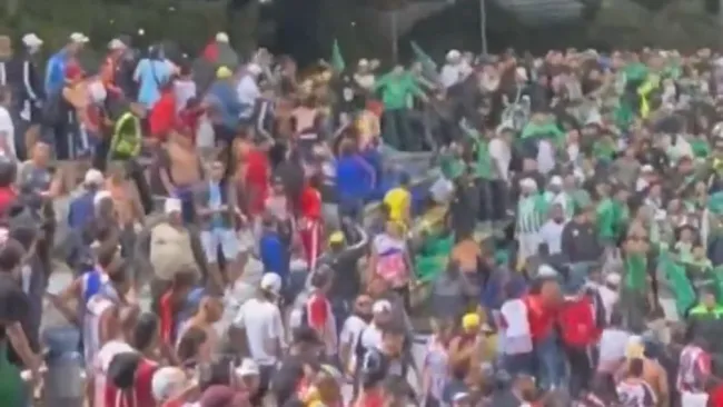 Heridos ascienden a 25 tras brutal pelea de aficionados en Colombia