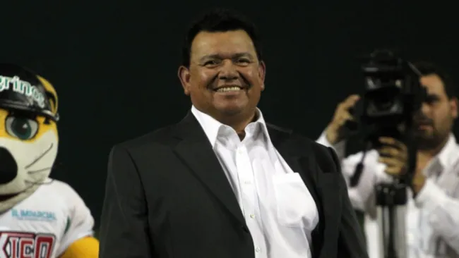 Valenzuela se encuentra hospitalizado