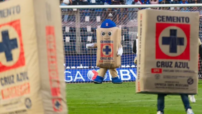 Cruz Azulito causa sensación en el Estadio Ciudad de los Deportes con festejo de Cristiano Ronaldo