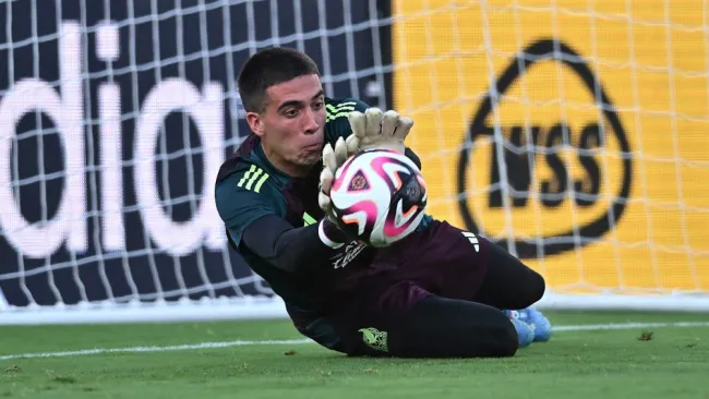 Álex Padilla deja la concentración del Tri Sub 23 por lesión