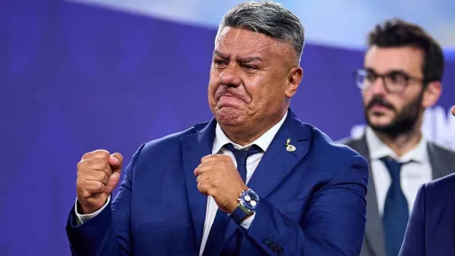 Gobierno de Javier Milei 'frena' reelección anticipada de Claudio Tapia al frente de AFA