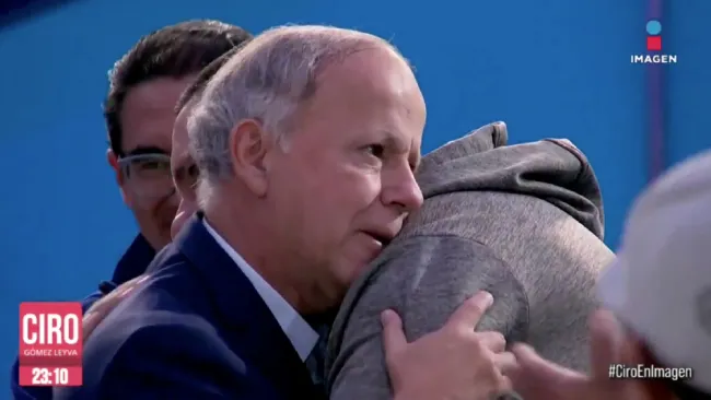 El comunicador agradeció a todo su equipo que lo acompañó durante 8 años.