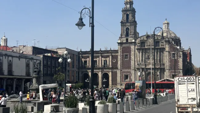 El Gobierno de la CDMX también busca reordenar el comercio ambulante.