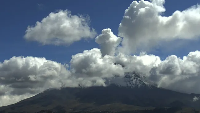 En menos de 24 ahoras se han reportado 22 altas exhalaciones.