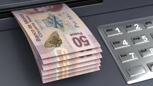 Esto debes hacer si el cajero automático te da un billete falso 