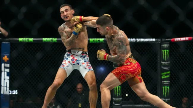 Ilia Topuria cumple su promesa y noquea a Max Holloway en UFC 308