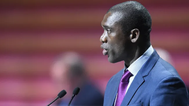 Clarence Seedorf sobre ausencia de Vinicius en Balón de Oro: 'Es una vergüenza'