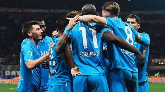 El Napoli venció al Milan y es líder en la Serie A