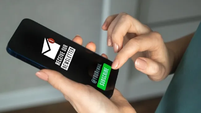 Cuidado con el mensaje que dice: “regalos de carnaval de Halloween”.