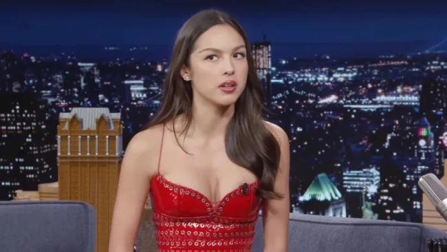 La también actriz no sabía si le estaban jugando una broma.