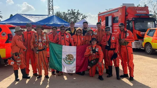 Topos Azteca de México llega a Valencia para ayudar en rescate de víctimas por DANA