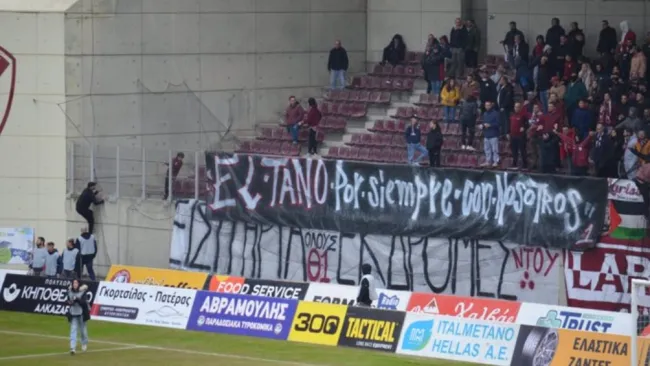 El AE Larissa, de Grecia, rindió homenaje al 'Tano' De Nigris tras 15 años de su muerte 