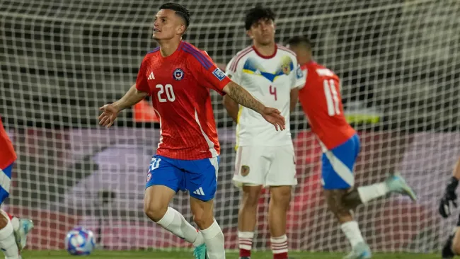 En feria de goles, Chile derrota a Venezuela y mantiene vivas las esperanzas de Mundial