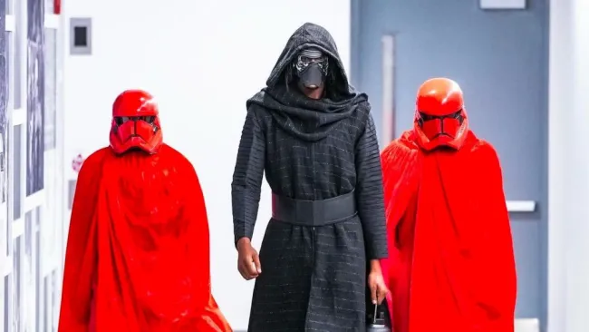 ¡La fuerza está con él! Myles Turner luce disfraz de Kylo Ren previo a partido ante Wizards