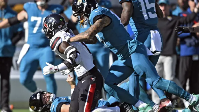 La NFL suspende a Azeez Al-Shaair 