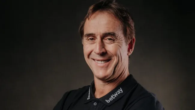 Edson Álvarez y West Ham apuntan a quedarse sin director técnico