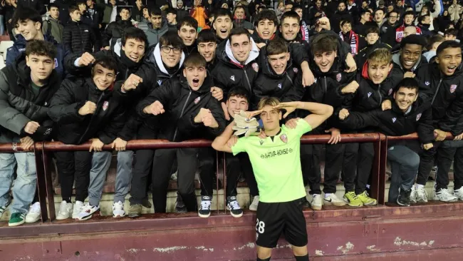 Pol Arnau terminó de arquero y salvó al Logroñés