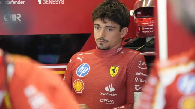 Charles Leclerc recibe sanción de 10 posiciones y aleja a Ferrari del título de constructores