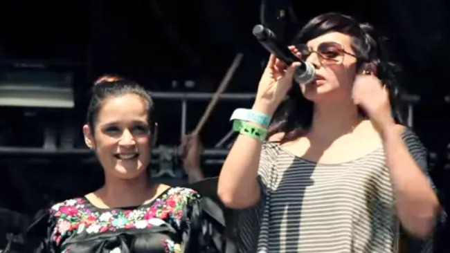 Julieta Venegas y Ceci Bastida, de las precursoras de la banda de rock.