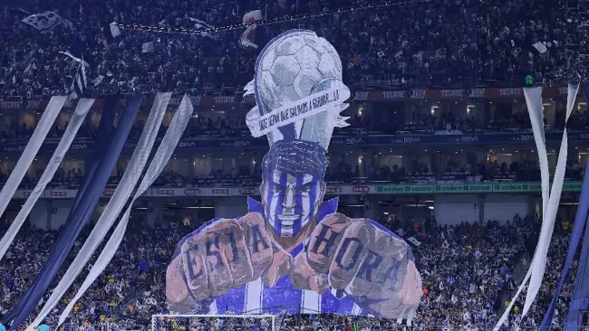 ¡Vaya error! Afición de Monterrey se equivocó en el Tifo desplegado en el Estadio BBVA