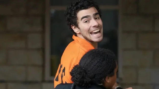 Luigi Mangione ha sido oficialmente imputado por el asesinato del director ejecutivo de UnitedHealthcare