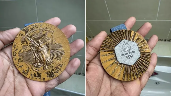 Medallas de París 2024 continúan con grave deterioro, atletas siguen con las quejas