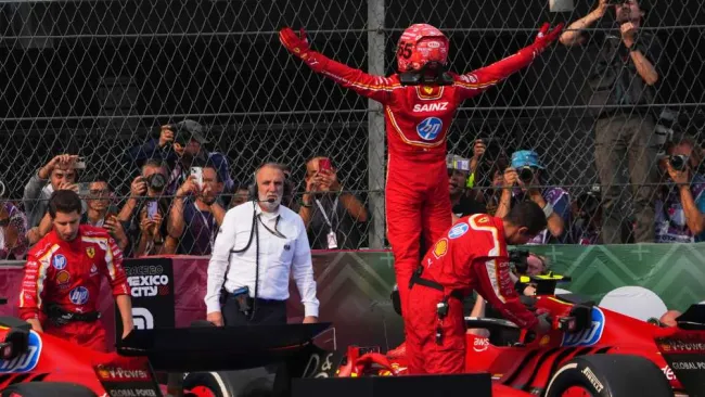 Fans de Ferrari se despiden de Carlos Sainz con emotiva carta