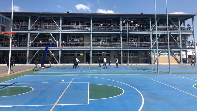 Cada año los estudiantes realizan sus exámenes para continuar con sus estudios.