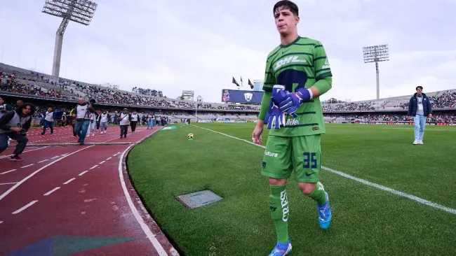 Pablo Lara y los porteros más jóvenes en debutar con Pumas