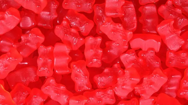 FDA prohíbe el colorante rojo número 3 en alimentos por tener relación con el cáncer