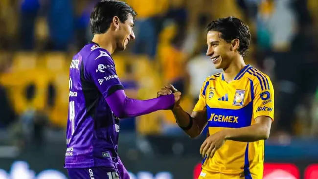 Los hermanos Diego Lainez y Mauro Lainez se enfrentaron por primera vez 