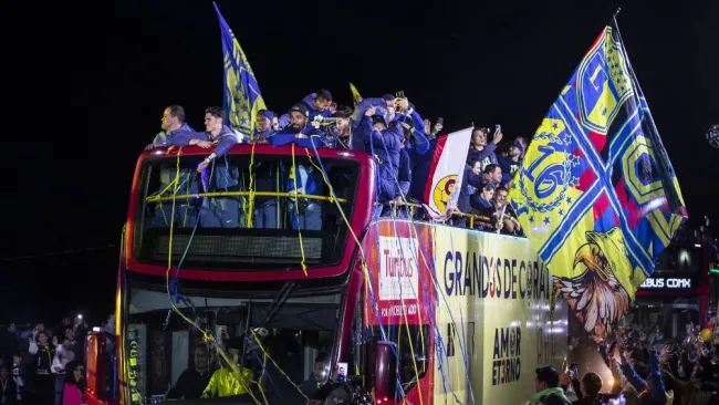 Más de 10 mil personas festejaron se dieron cita en el festejo del tricampeonato del América 