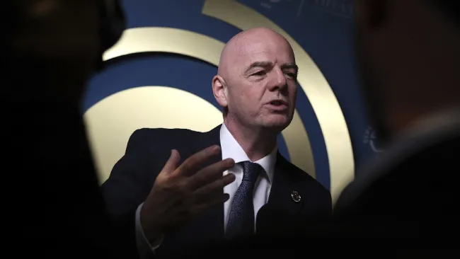 Infantino presente en la toma de protesta de Trump