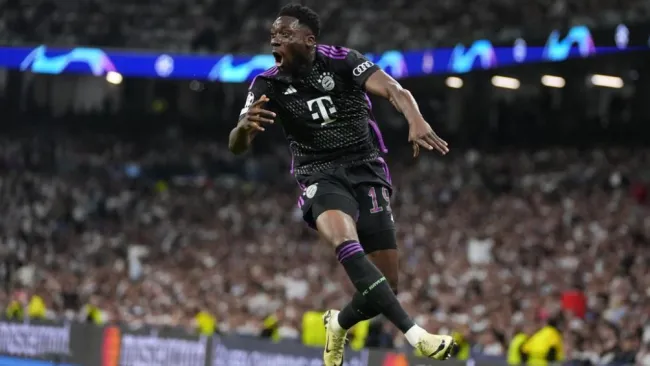 Davies se quedará en Múnich